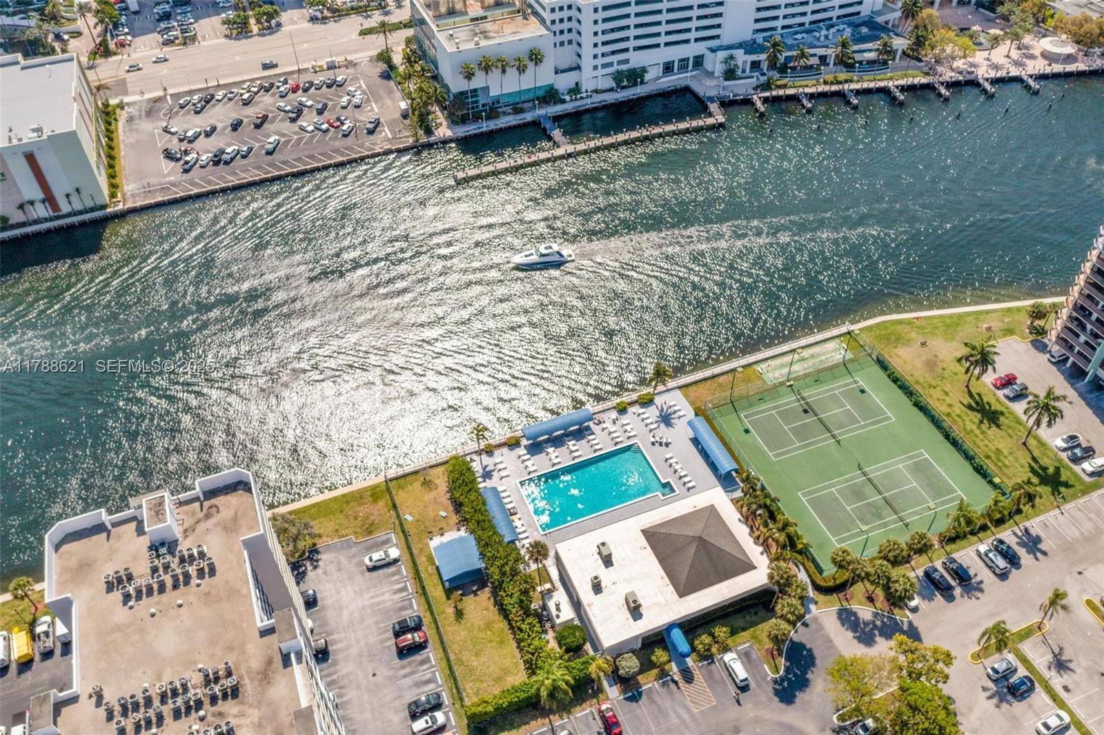 600 Parkview Drive 422(+DEN), Hallandale Beach, FL 33009 photo 24