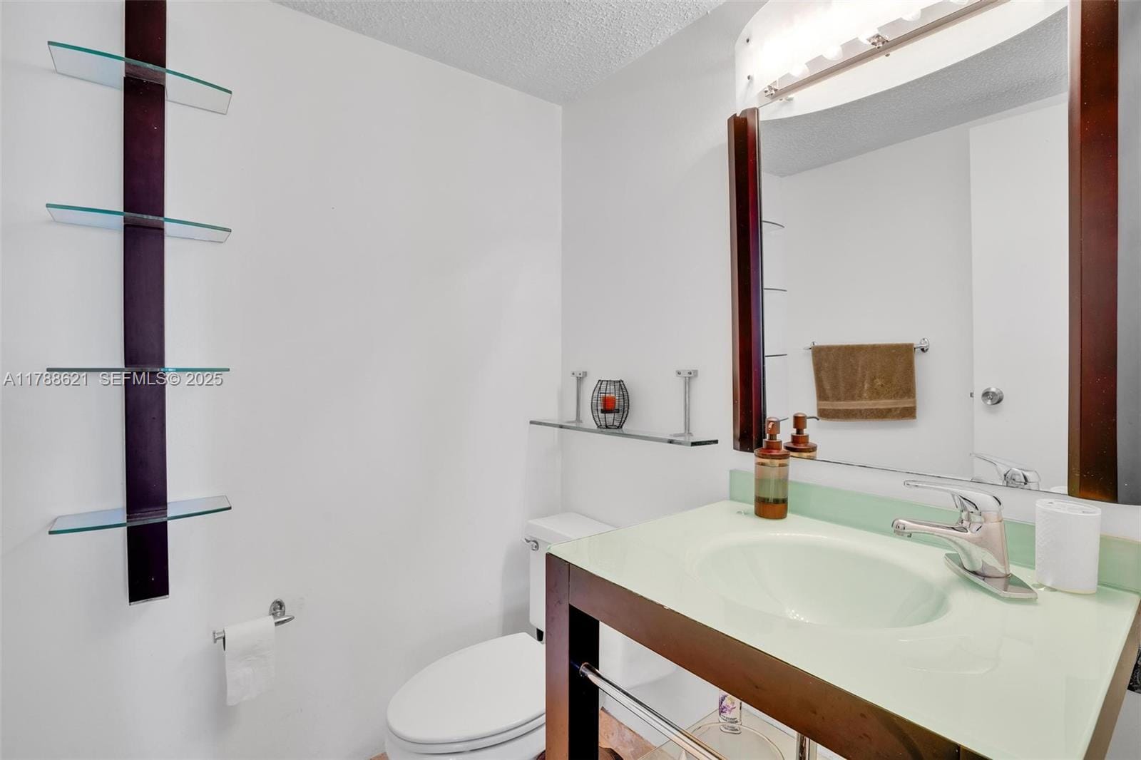 600 Parkview Drive 422(+DEN) — photo 9