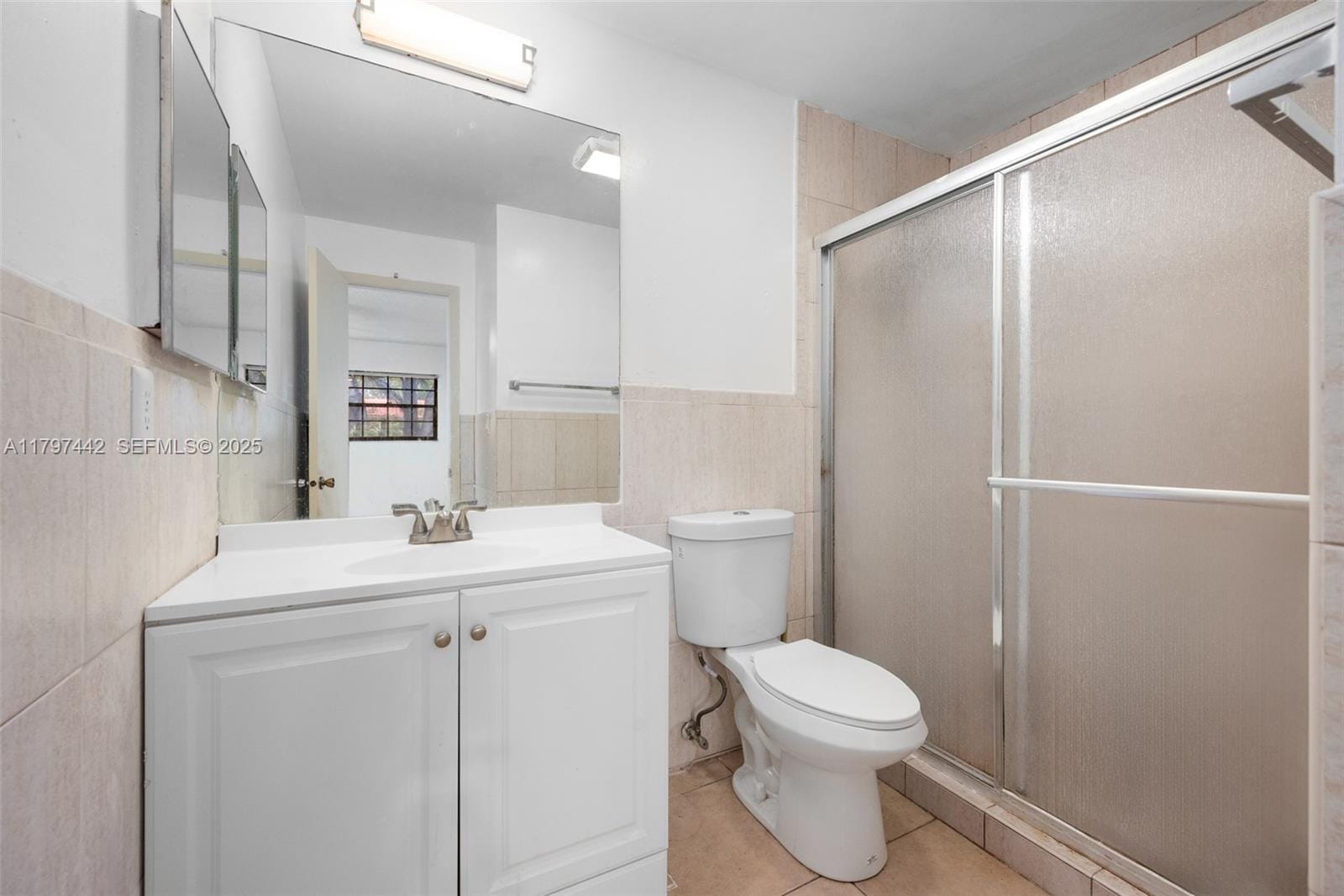 933 NE 199th Street 207, Miami, FL 33179 photo 16