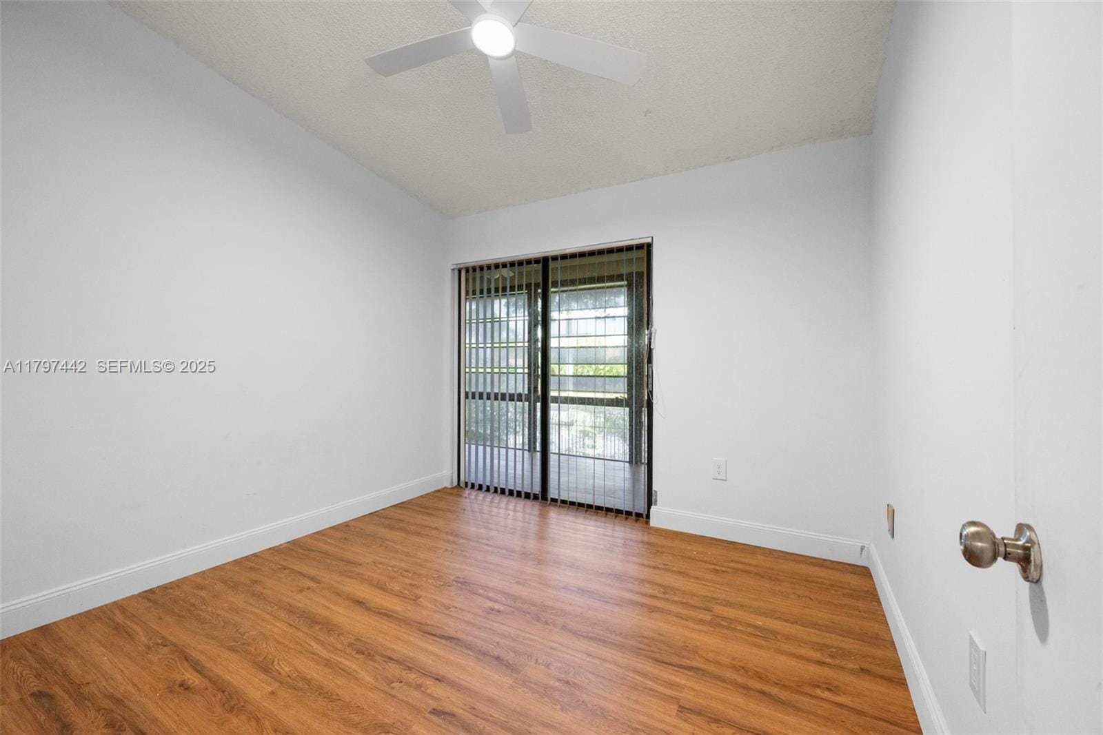 933 NE 199th Street 207, Miami, FL 33179 photo 17