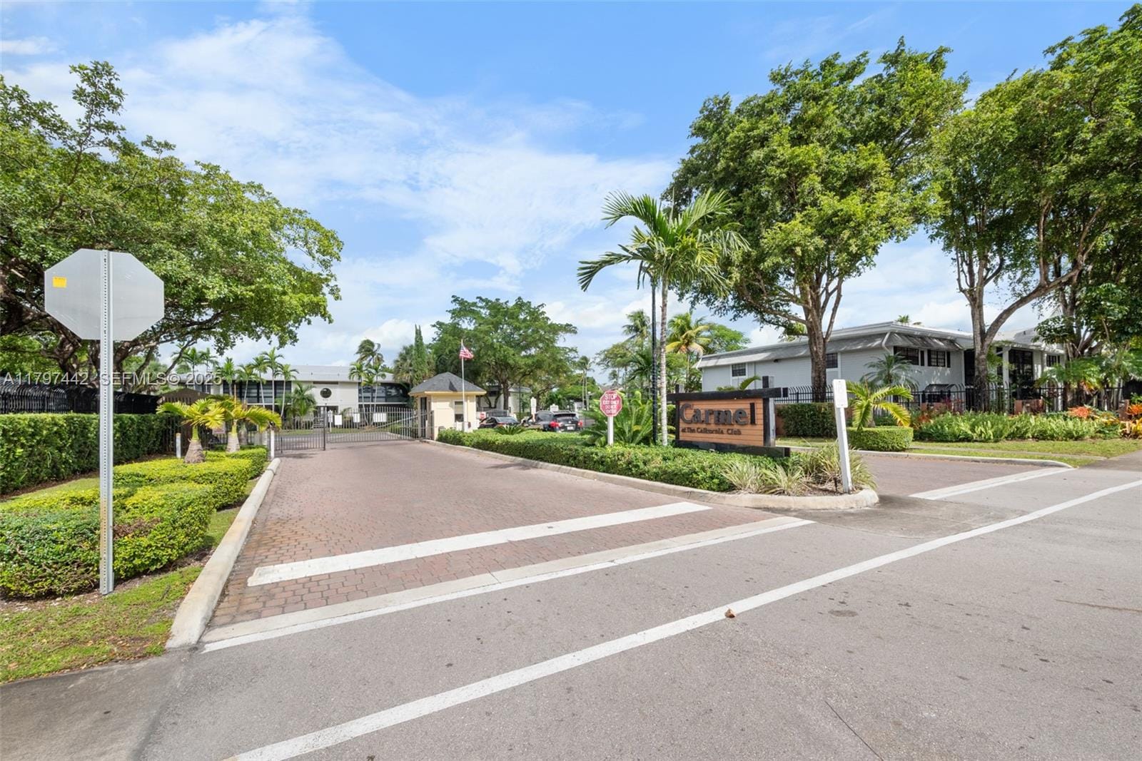 933 NE 199th Street 207, Miami, FL 33179 photo 26