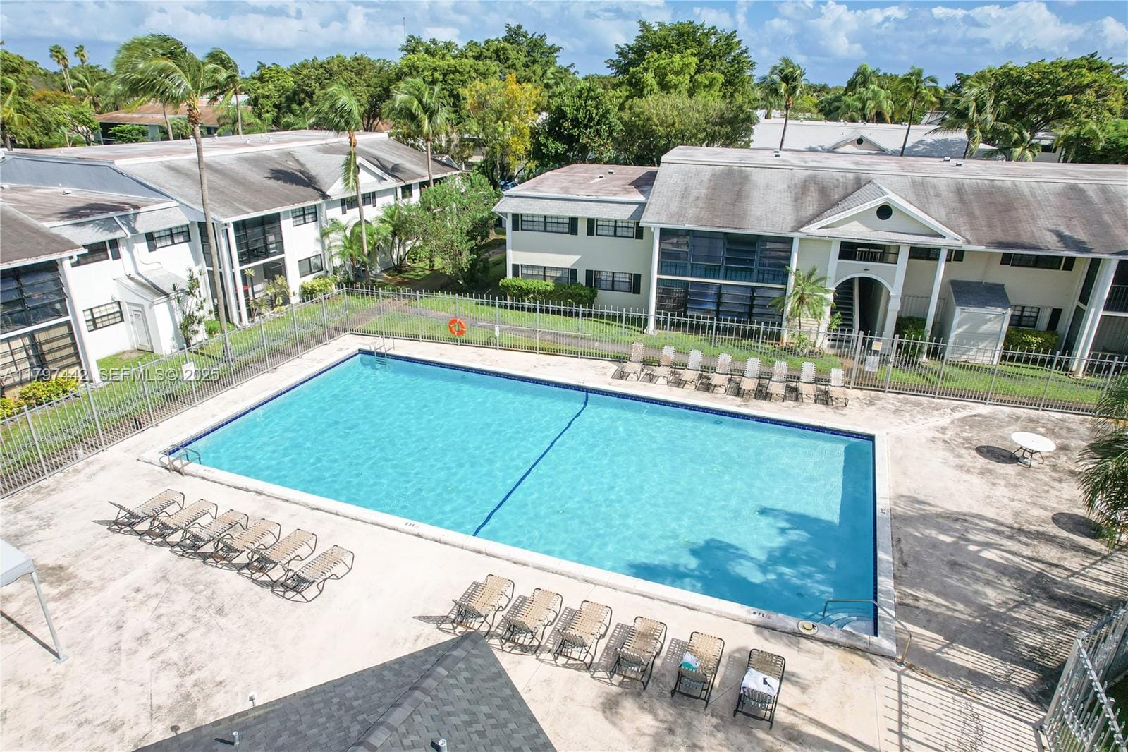 933 NE 199th Street 207, Miami, FL 33179 photo 27