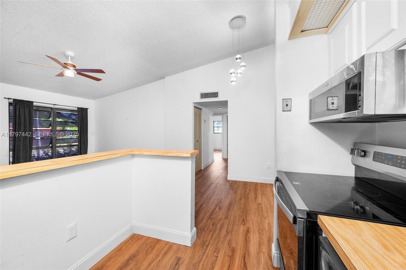 933 NE 199th Street 207 — photo 10