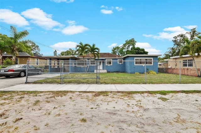 2870 NW 169th Terrace, sold in Golden Glades Park 5th Ad, Miami Gardens, FL