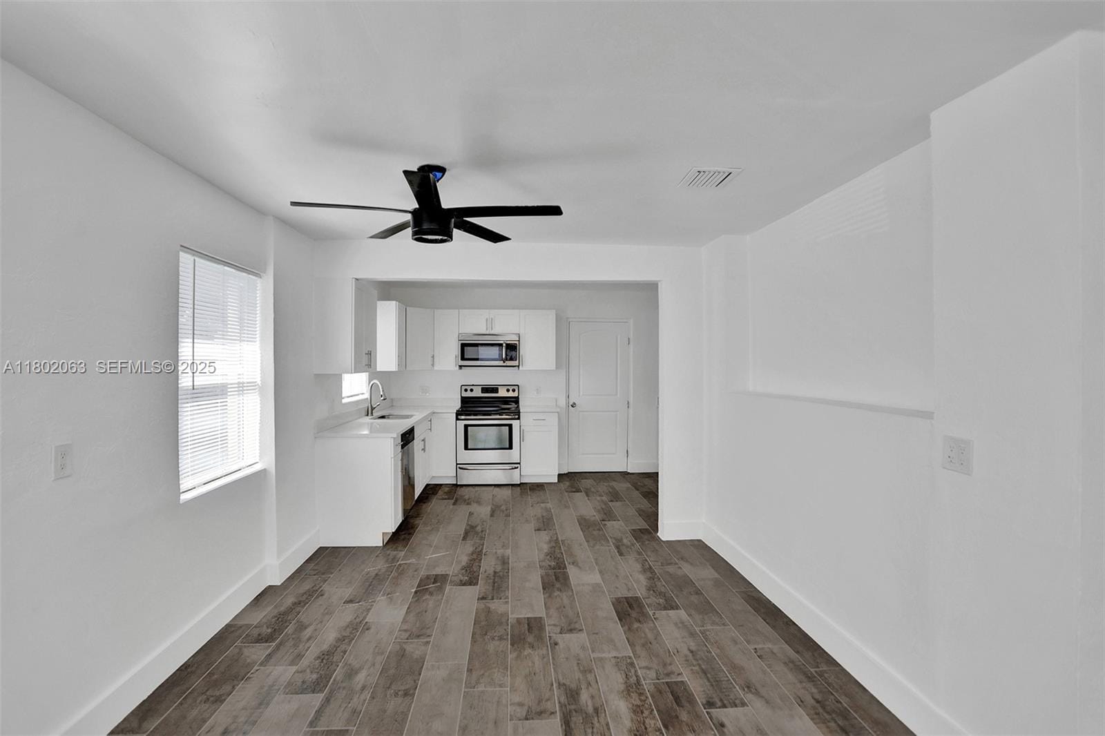 242 SW 9th Street — photo 5