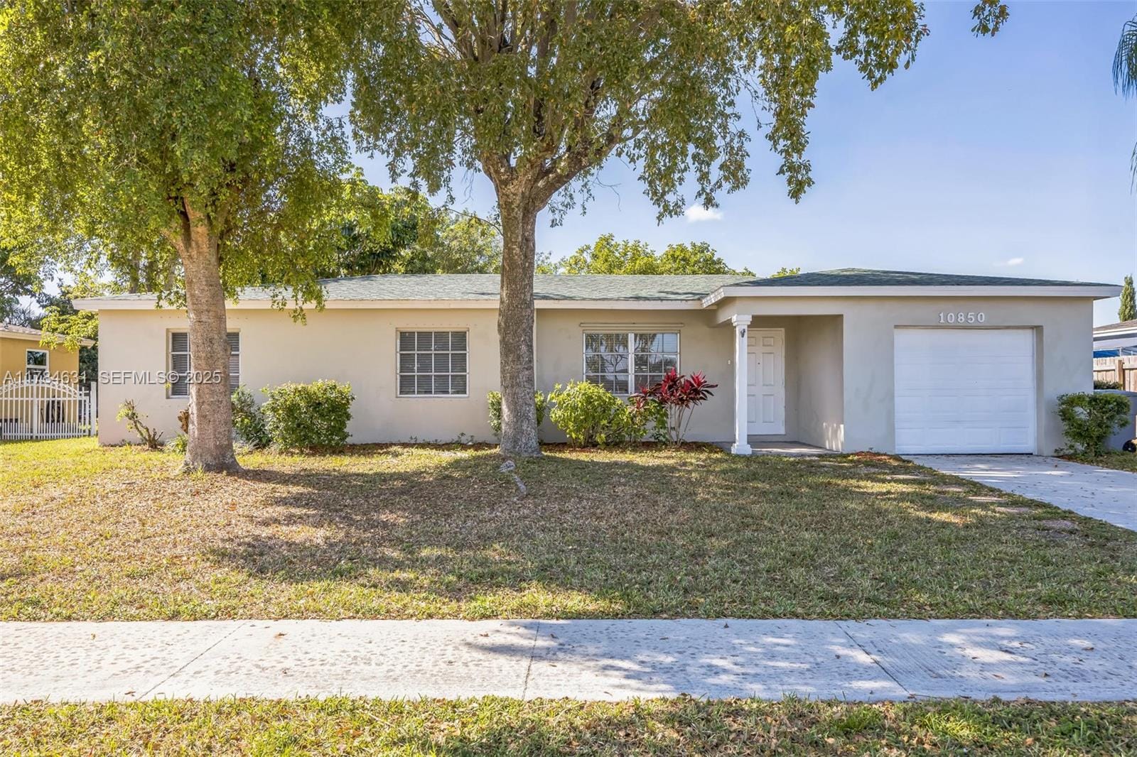 3 bedroom home for sale at 10850 Eureka, Boca Raton, FL 33428 — $474,000