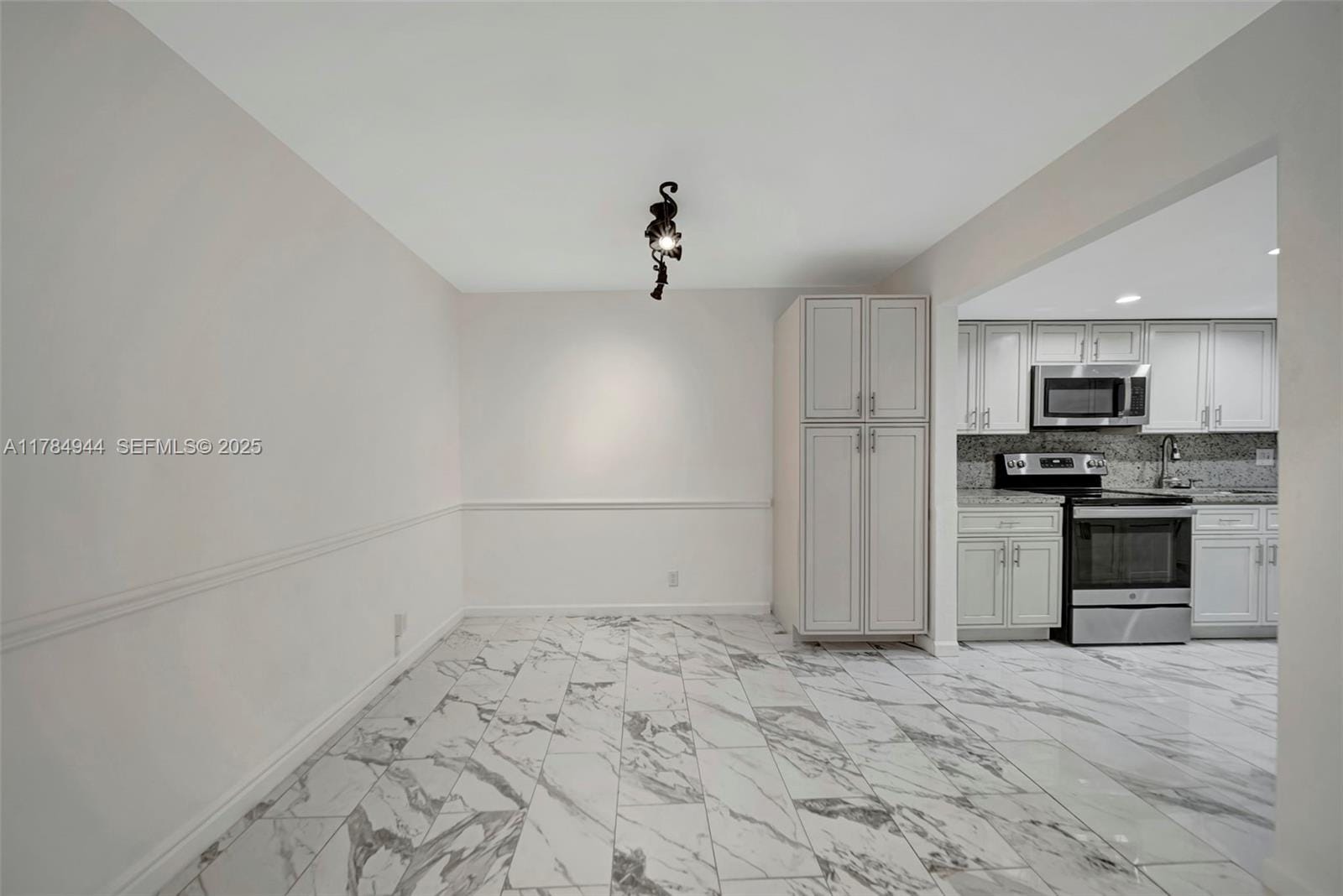 4165 SW 66th Way 137 — photo 11