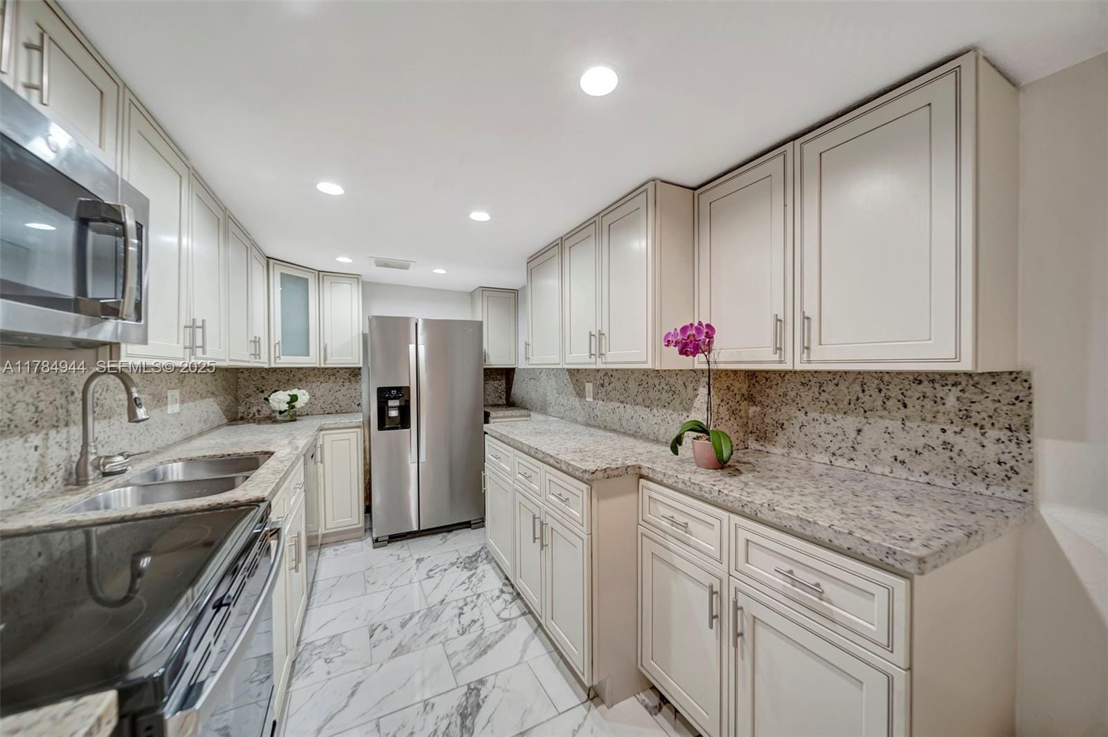 4165 SW 66th Way 137 — photo 7