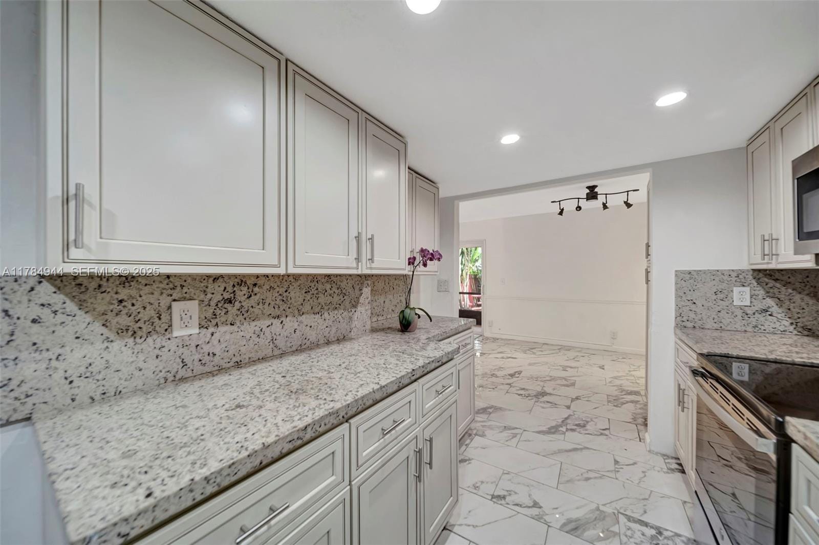 4165 SW 66th Way 137 — photo 9