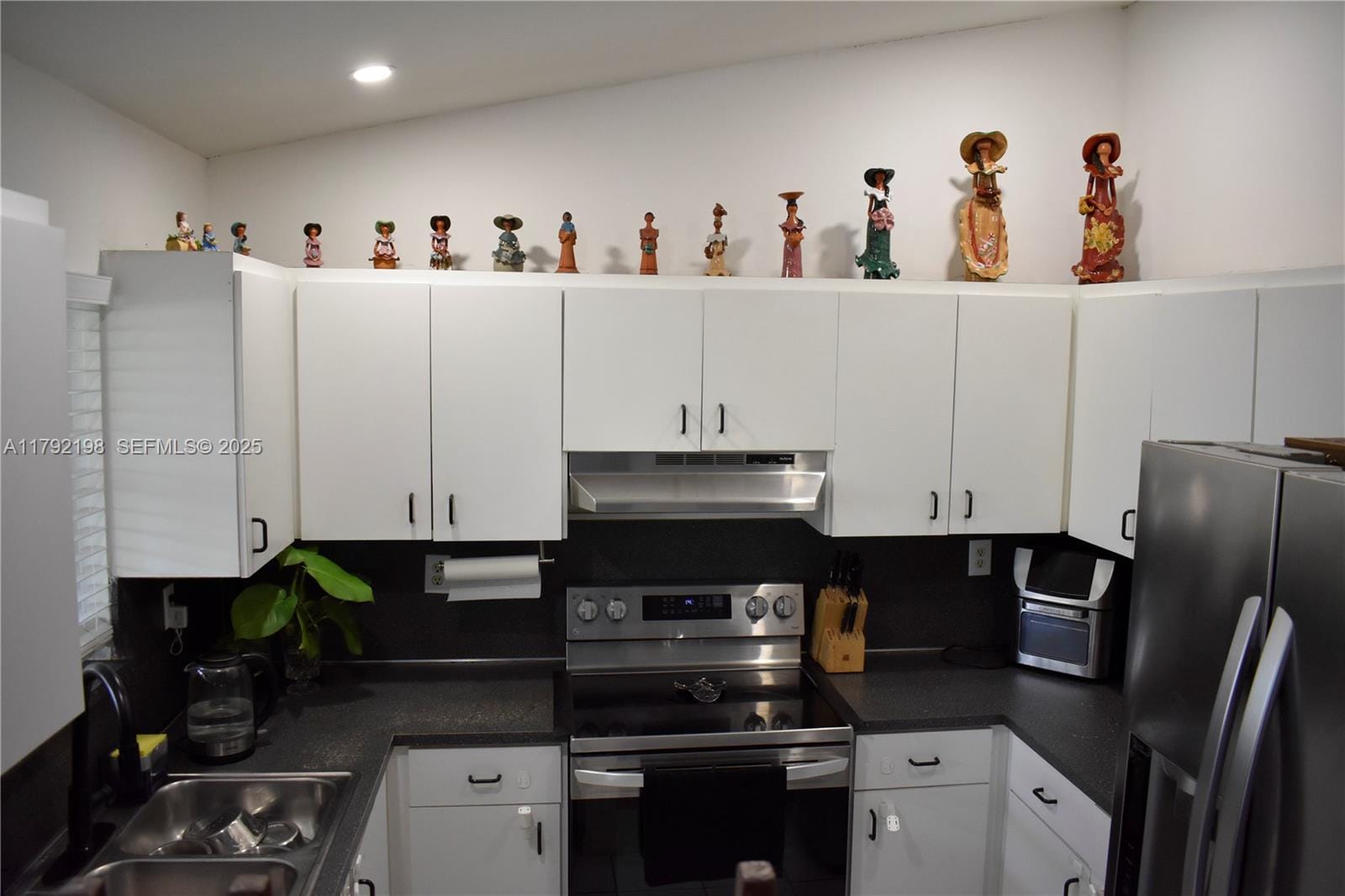 3240 W 70th Street 101, Hialeah, FL 33018