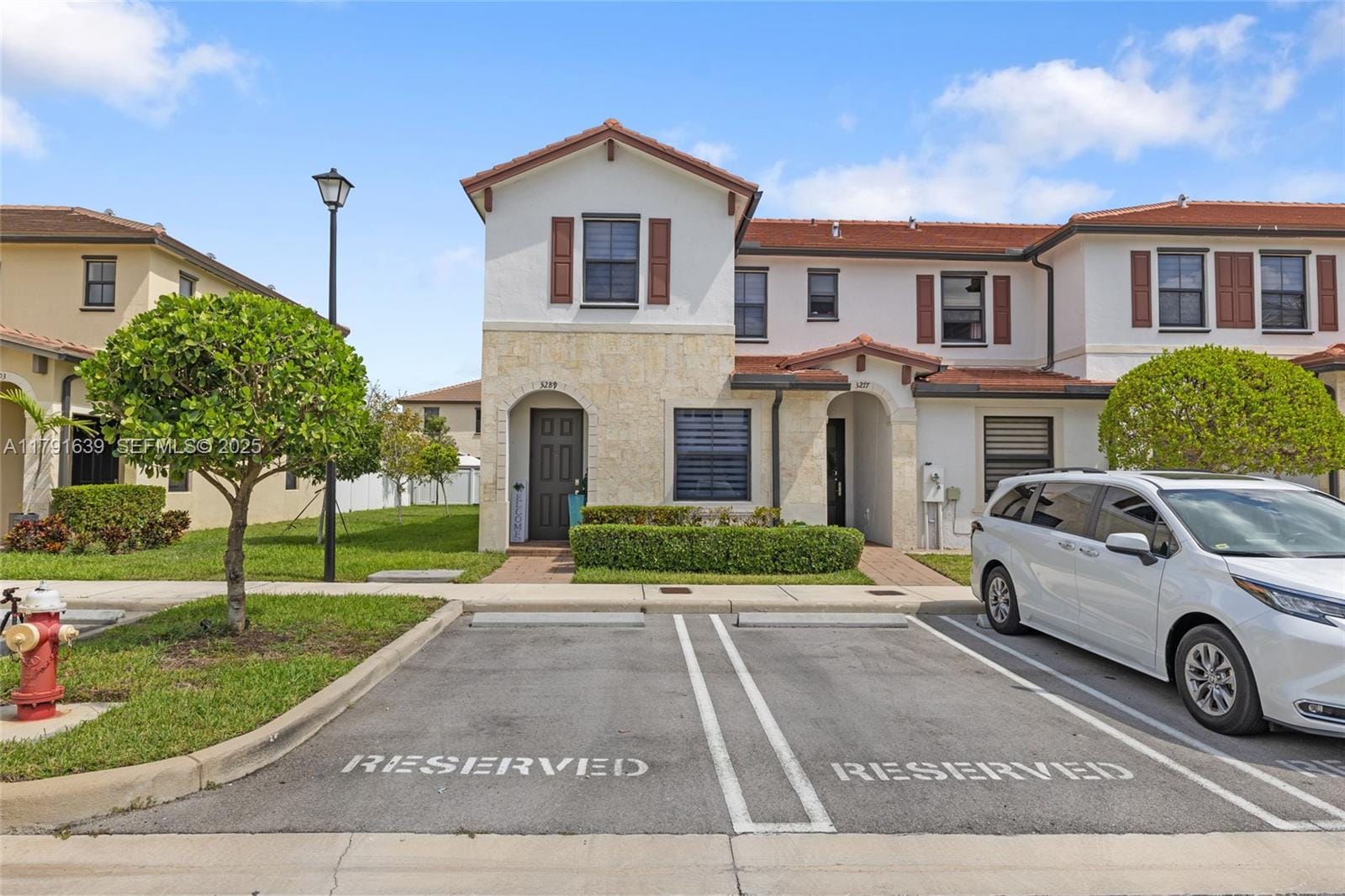 3289 W 106th Terrace, Hialeah, FL 33018