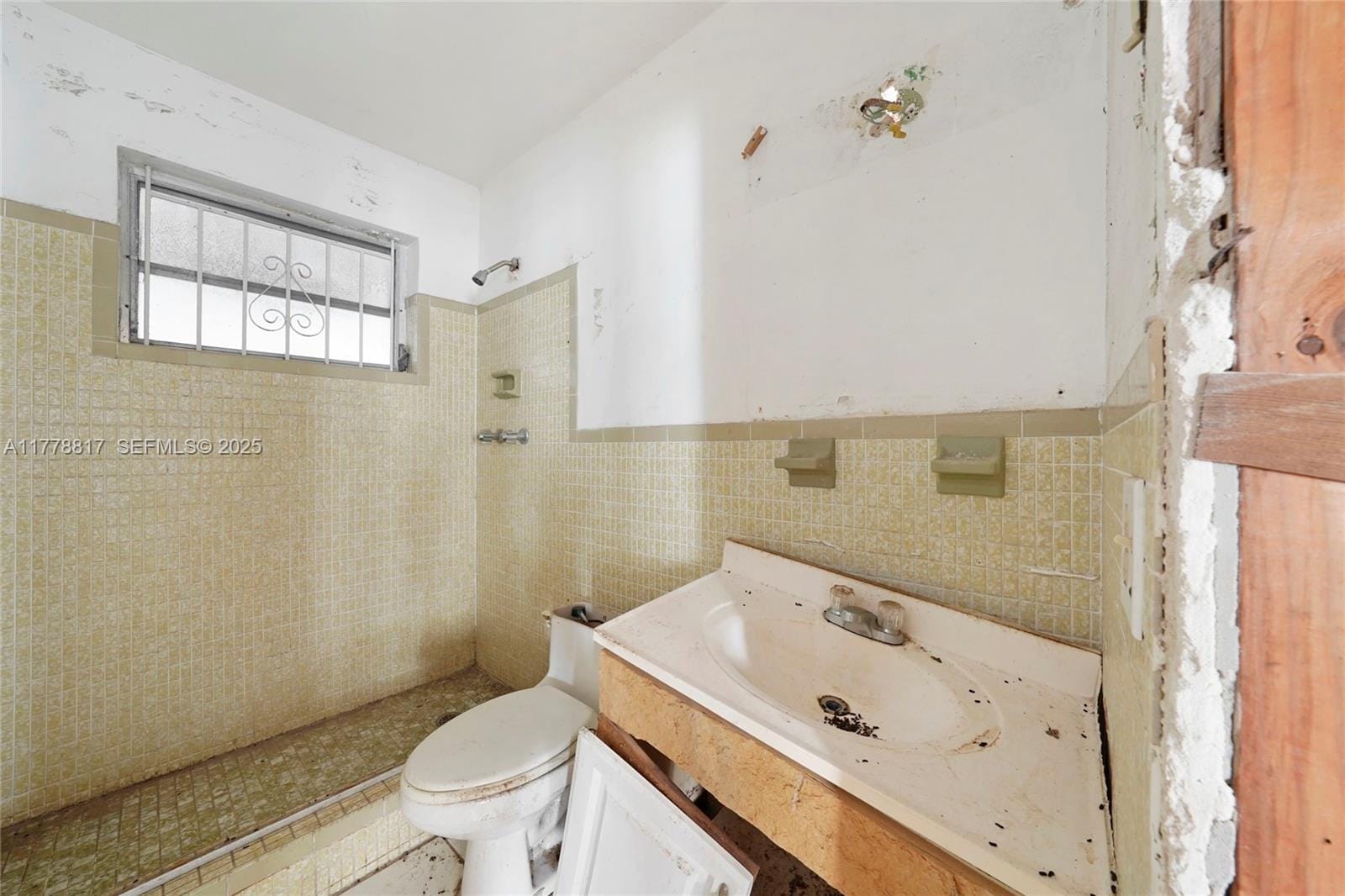 653 NW 3rd Court, Hallandale Beach, FL 33009 photo 15