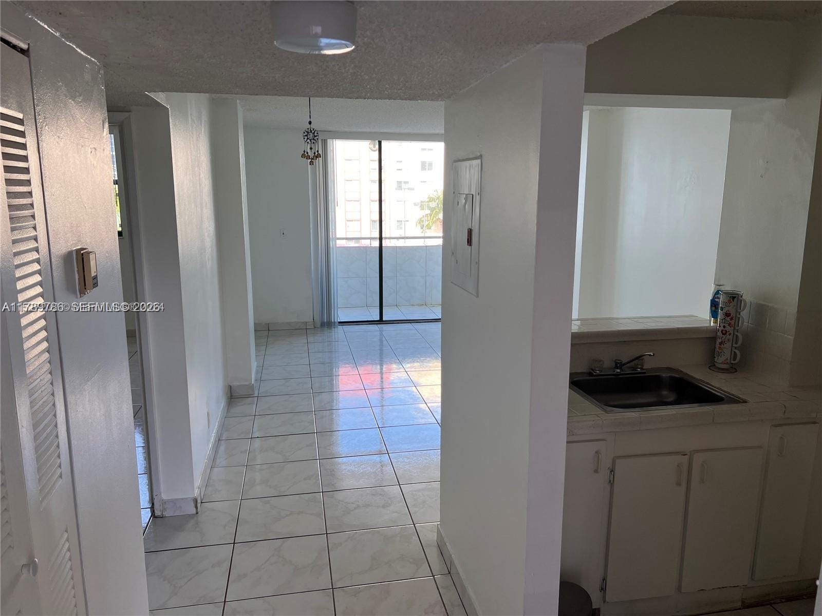 546 SW 1st Street 611 — photo 3