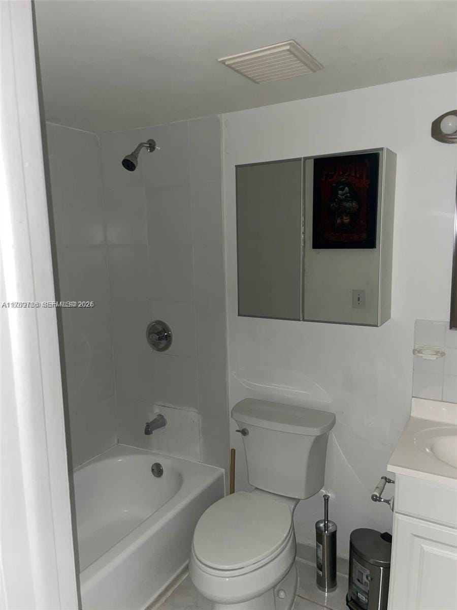 546 SW 1st Street 611 — photo 9