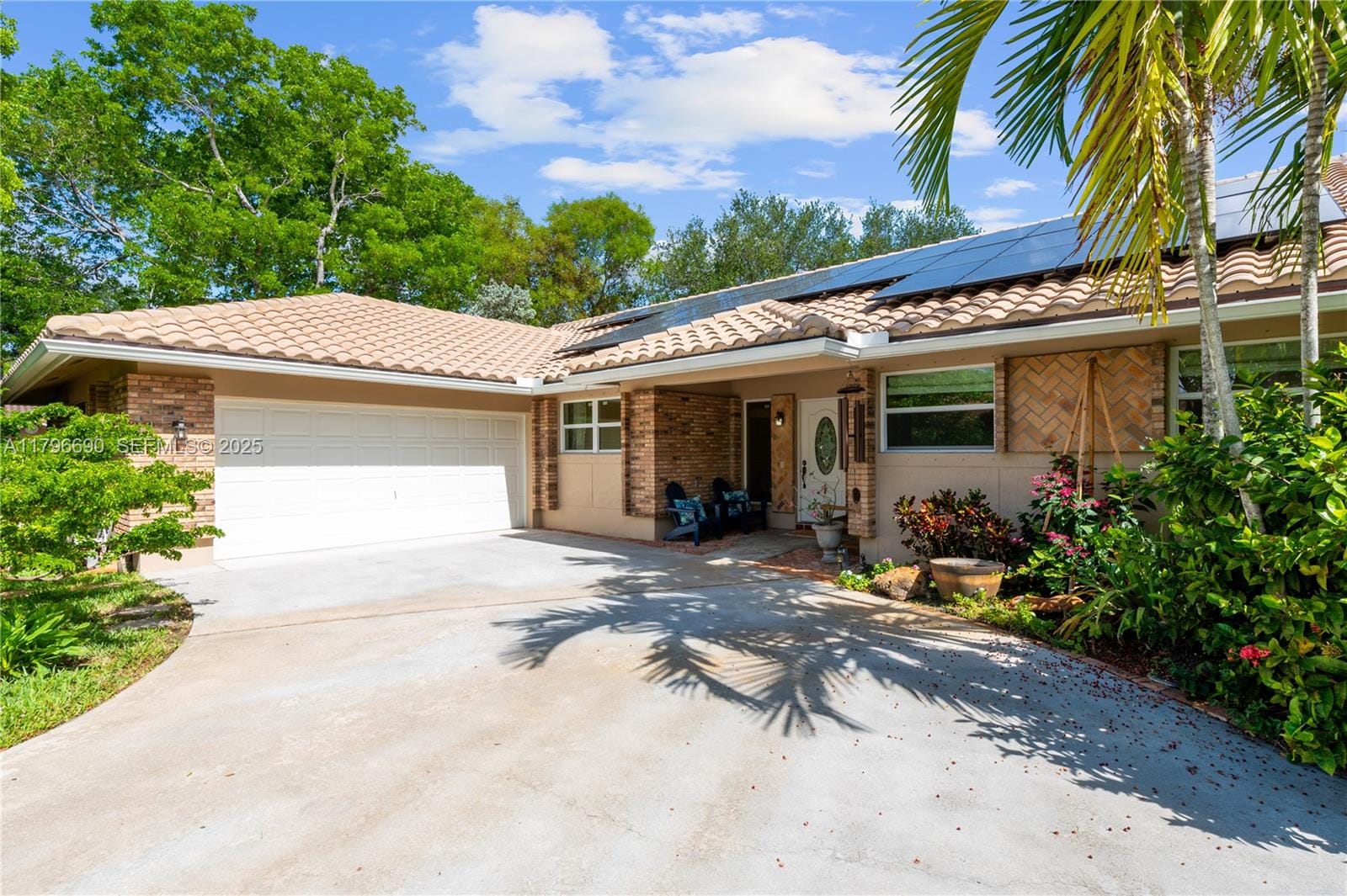 15941 Cobblestone Court, Davie, FL 33331 photo 2