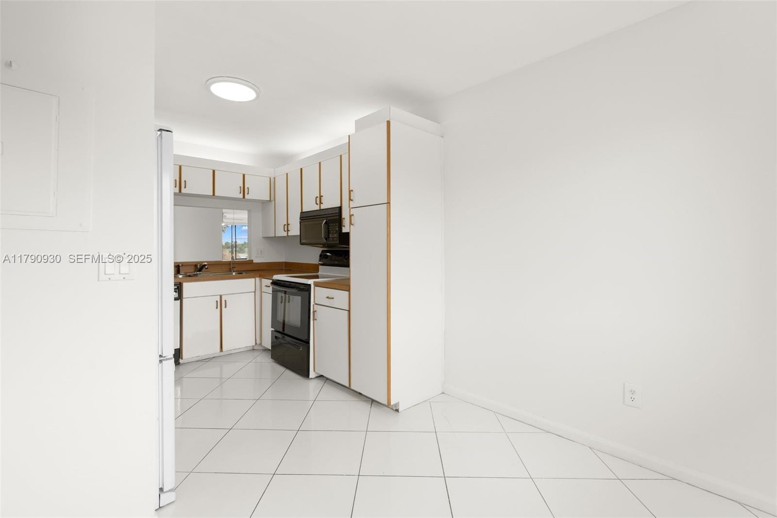 9585 N Belfort Circle 308 — photo 11