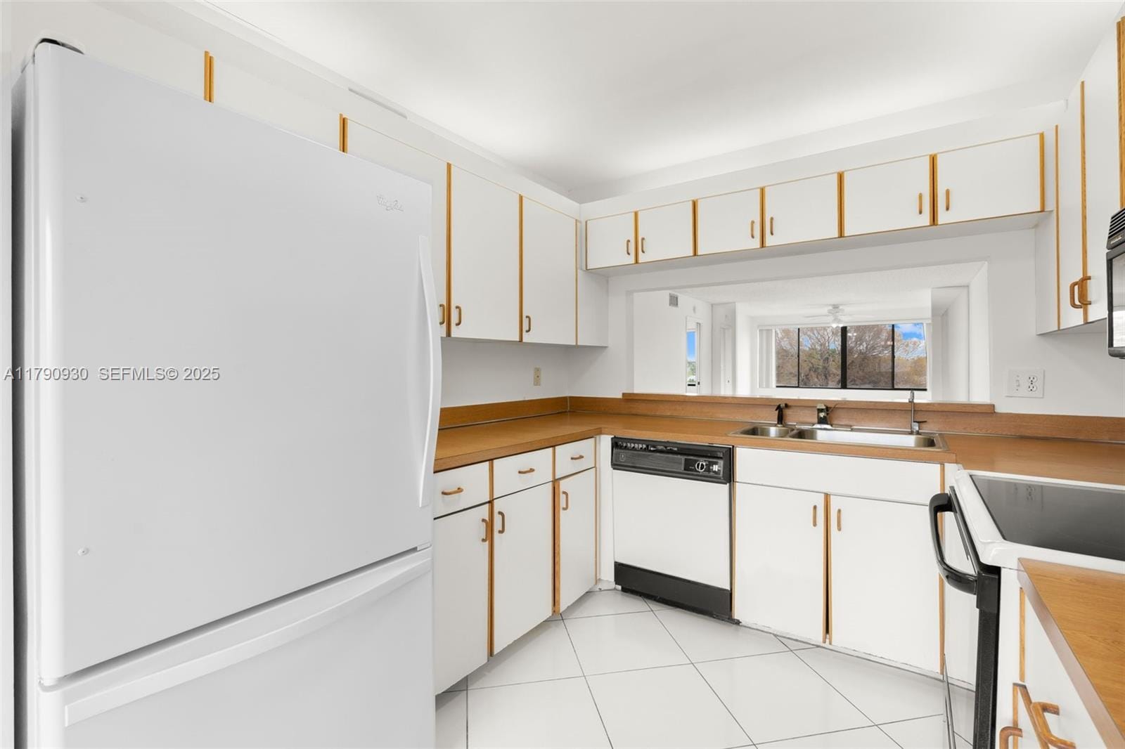 9585 N Belfort Circle 308, Tamarac, FL 33321 photo 15