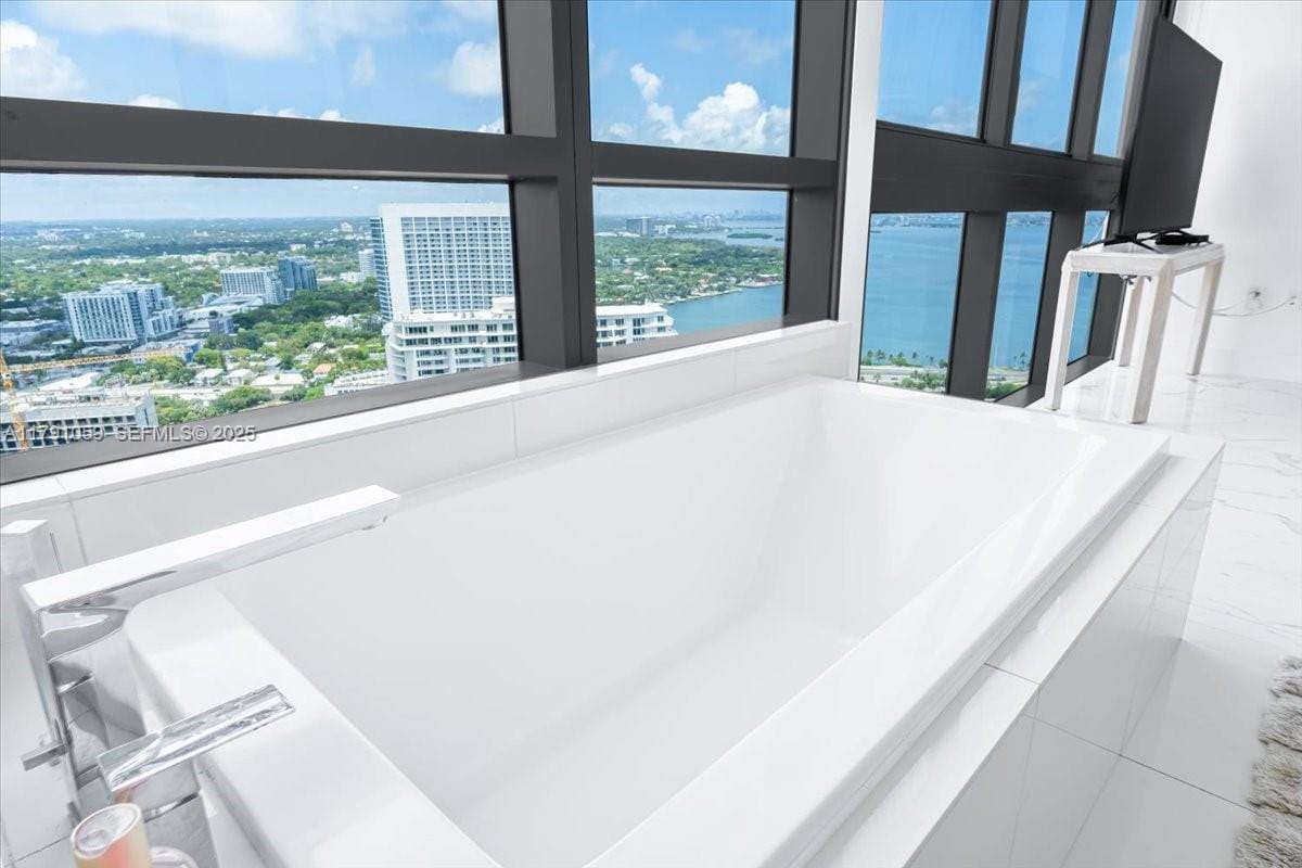 650 NE 32nd Street 3808, Miami, FL 33137 photo 20