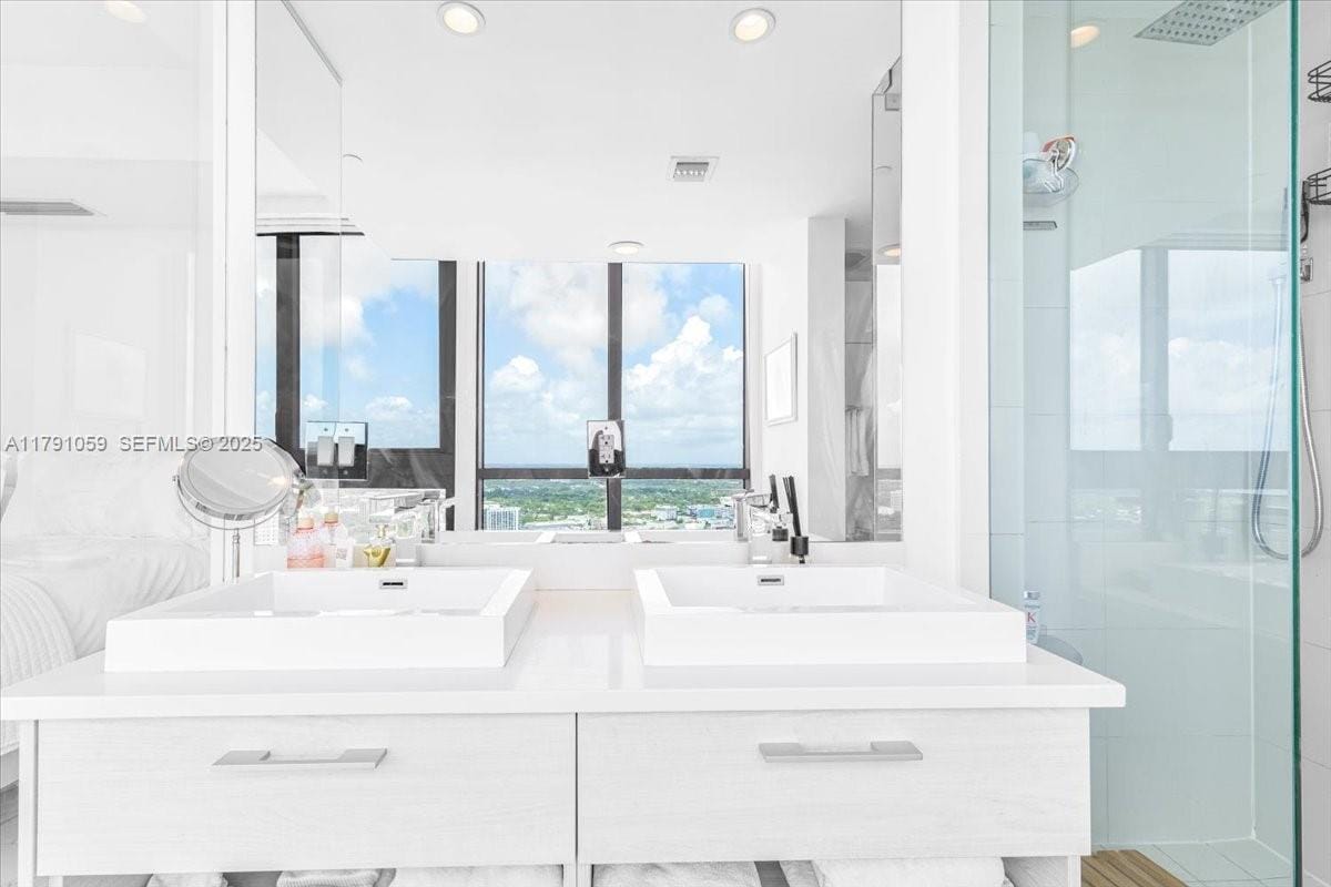 650 NE 32nd Street 3808, Miami, FL 33137 photo 23