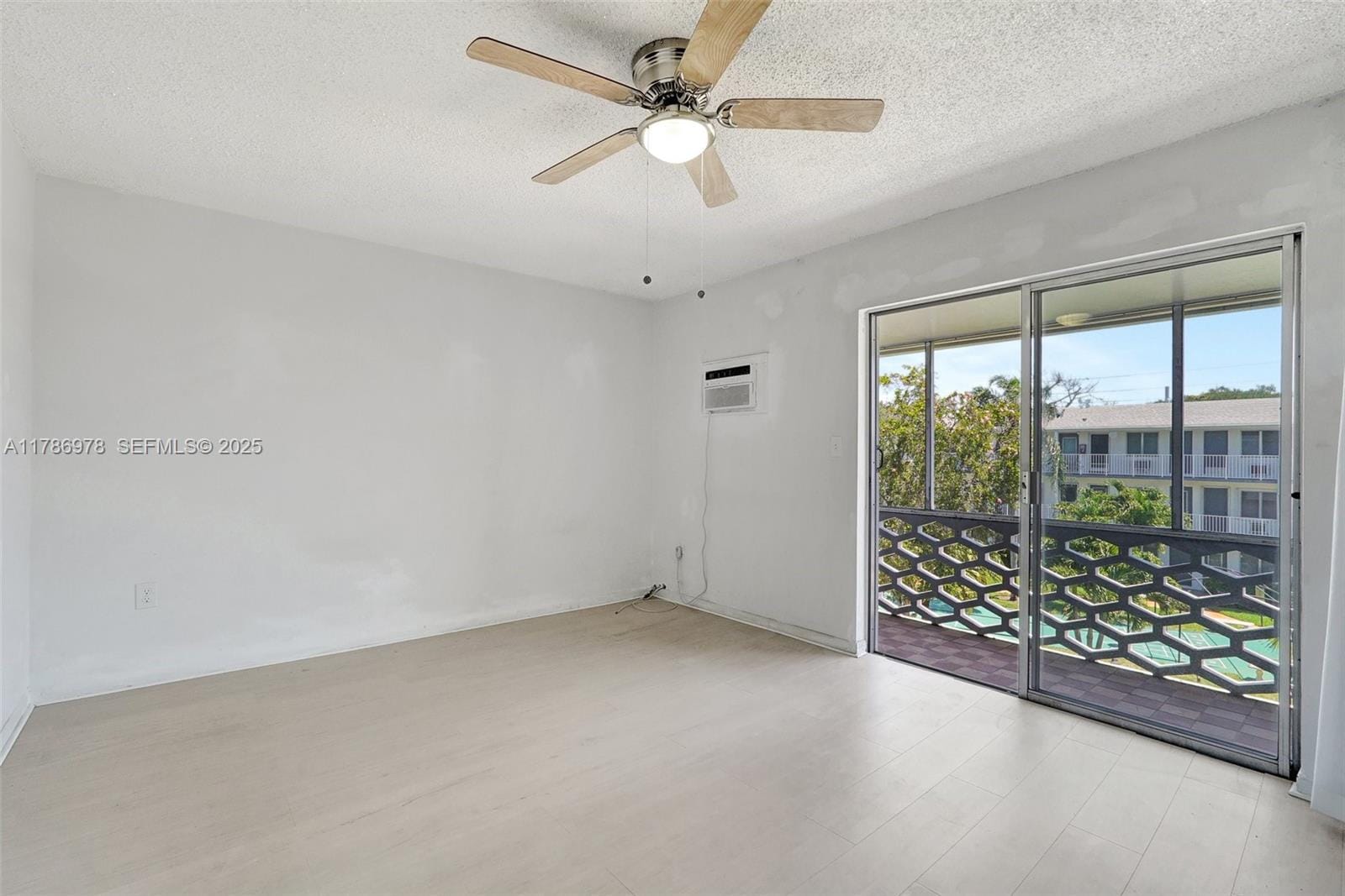 15610 NE 6th Avenue 34D, Miami, FL 33162 photo 17
