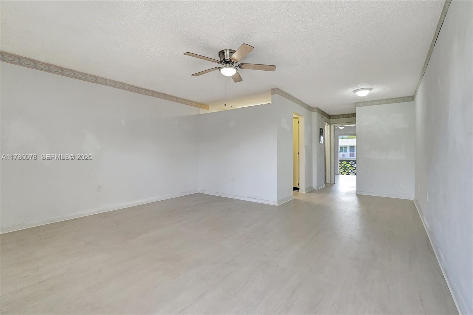 15610 NE 6th Avenue 34D, Miami, FL 33162 photo 4
