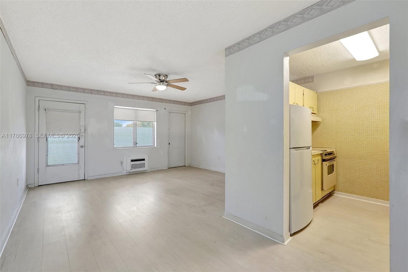 15610 NE 6th Avenue 34D, Miami, FL 33162 photo 5
