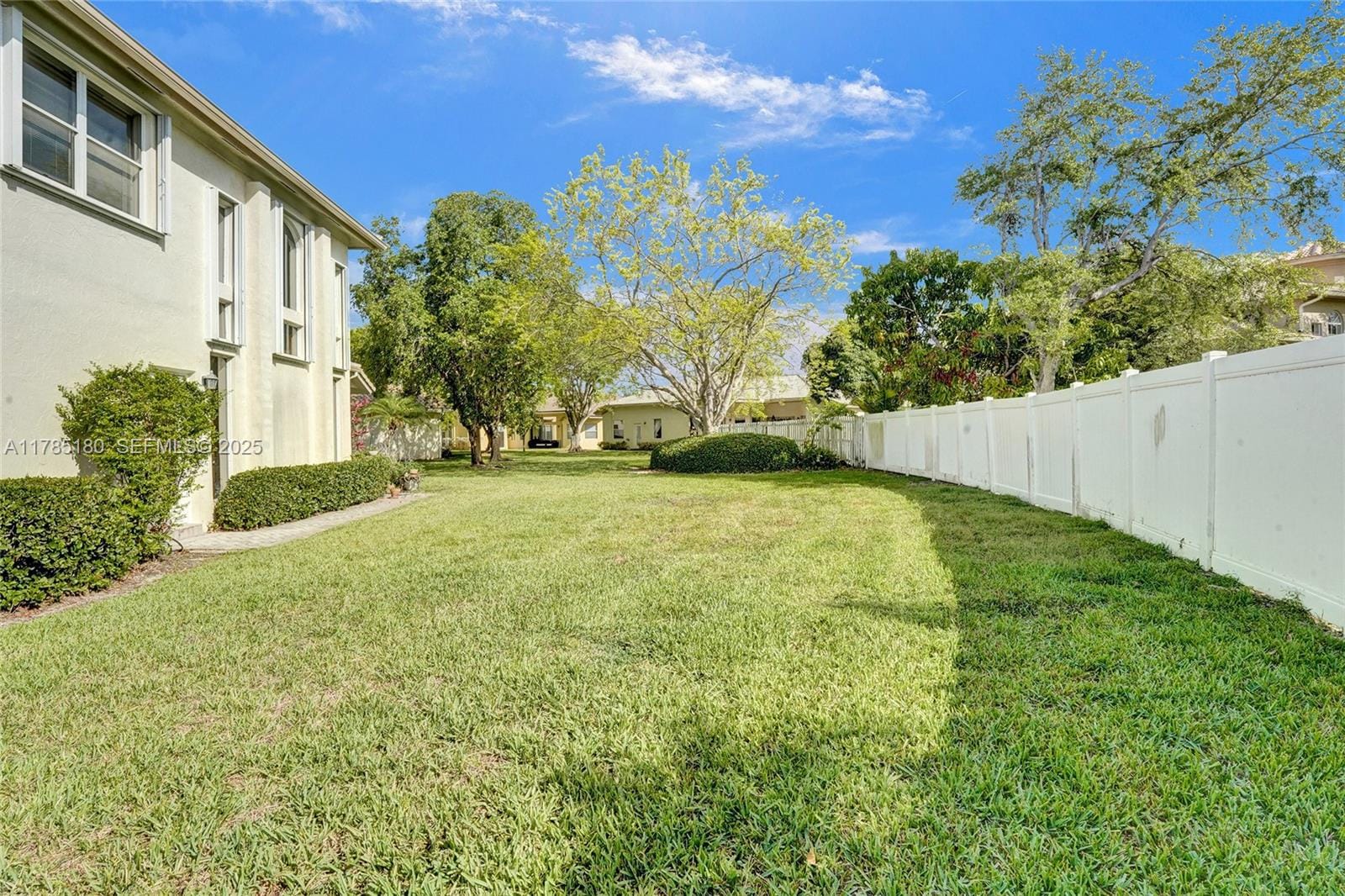1951 NW 167th Terrace — photo 9