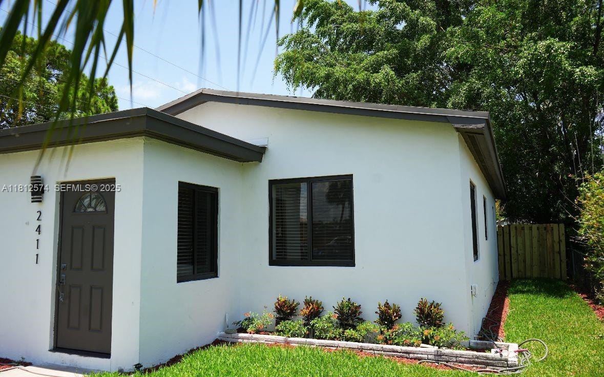 2411 NW 9th Street, Fort Lauderdale, FL 33311 photo 2