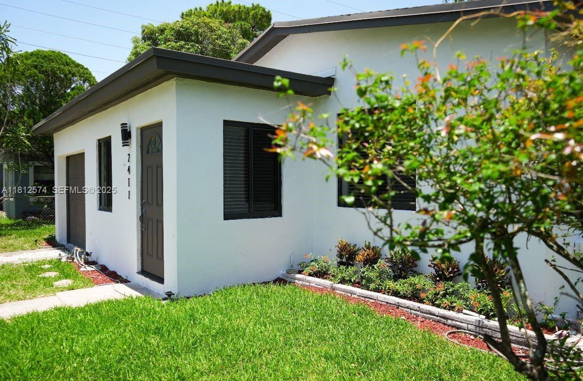 2411 NW 9th Street, Fort Lauderdale, FL 33311 photo 3