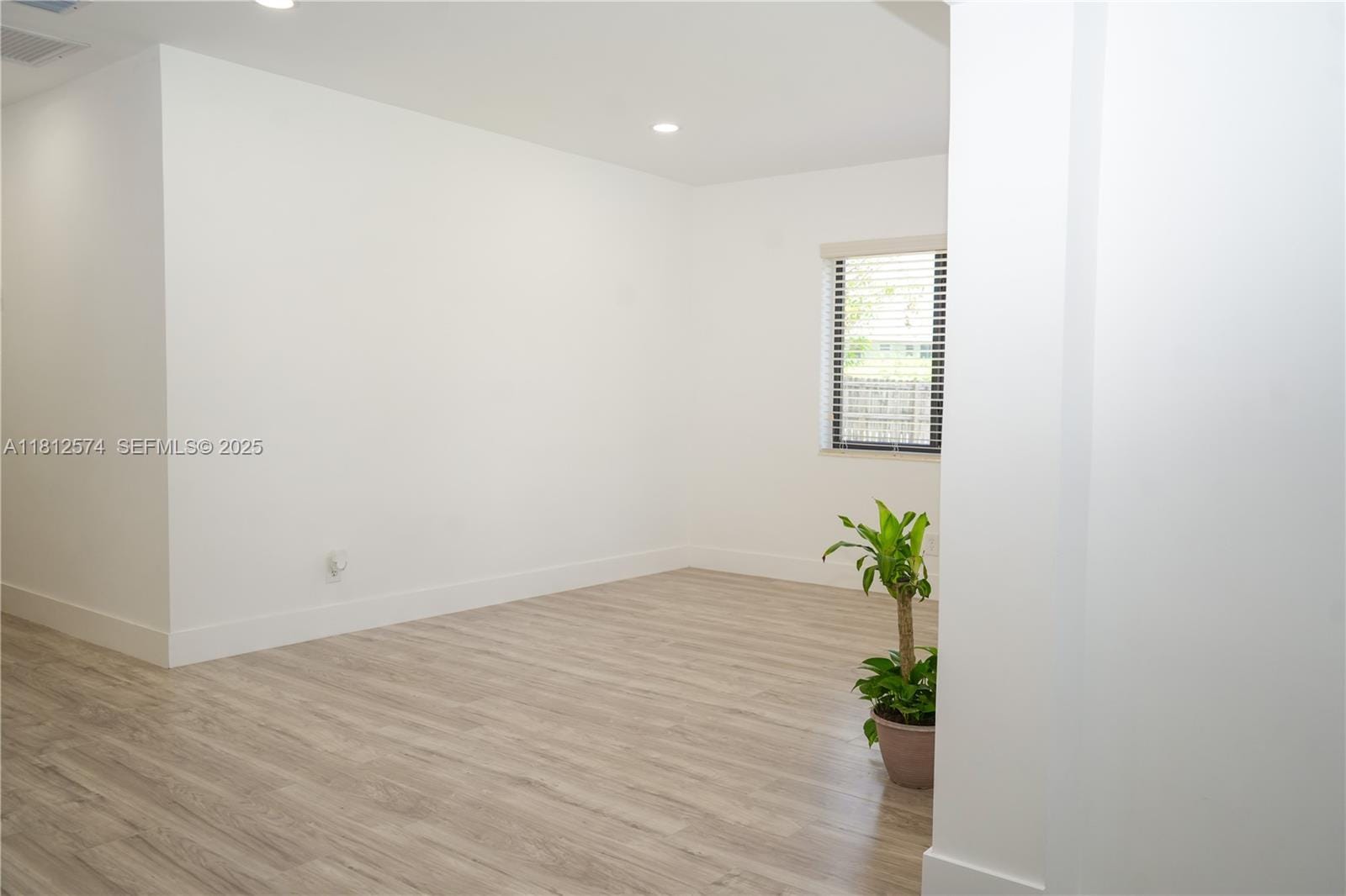 2411 NW 9th Street, Fort Lauderdale, FL 33311 photo 10