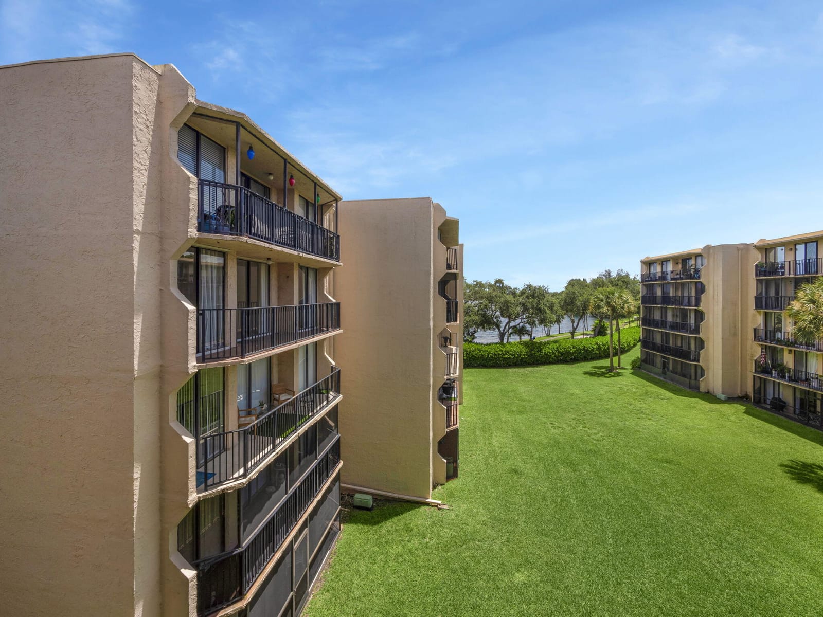3550 Blue Lake Drive 402, Pompano Beach, FL 33064 photo 17