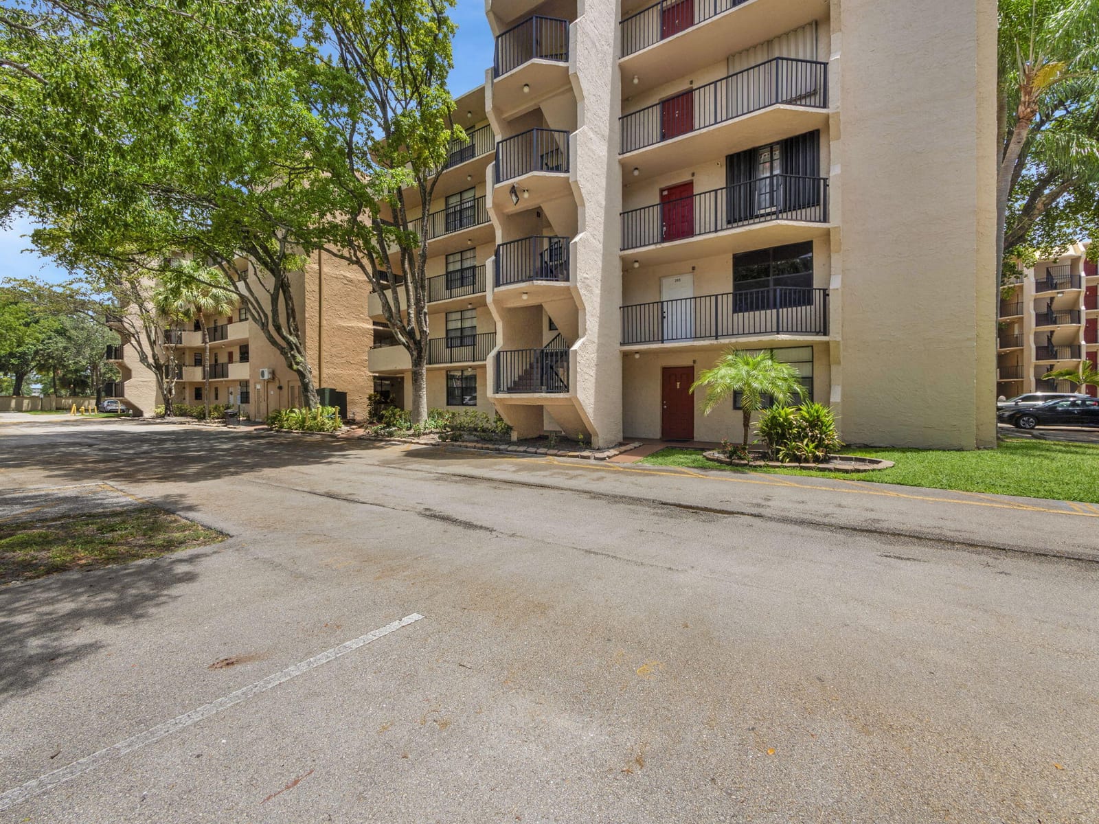 3550 Blue Lake Drive 402 — photo 3