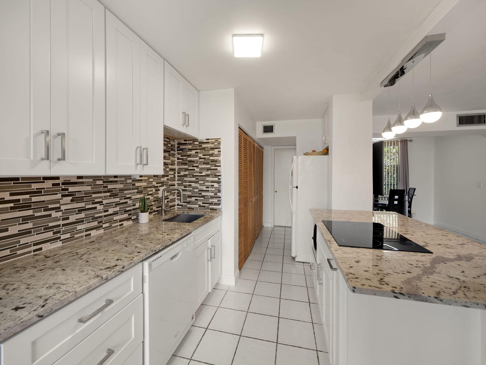 3550 Blue Lake Drive 402 — photo 9