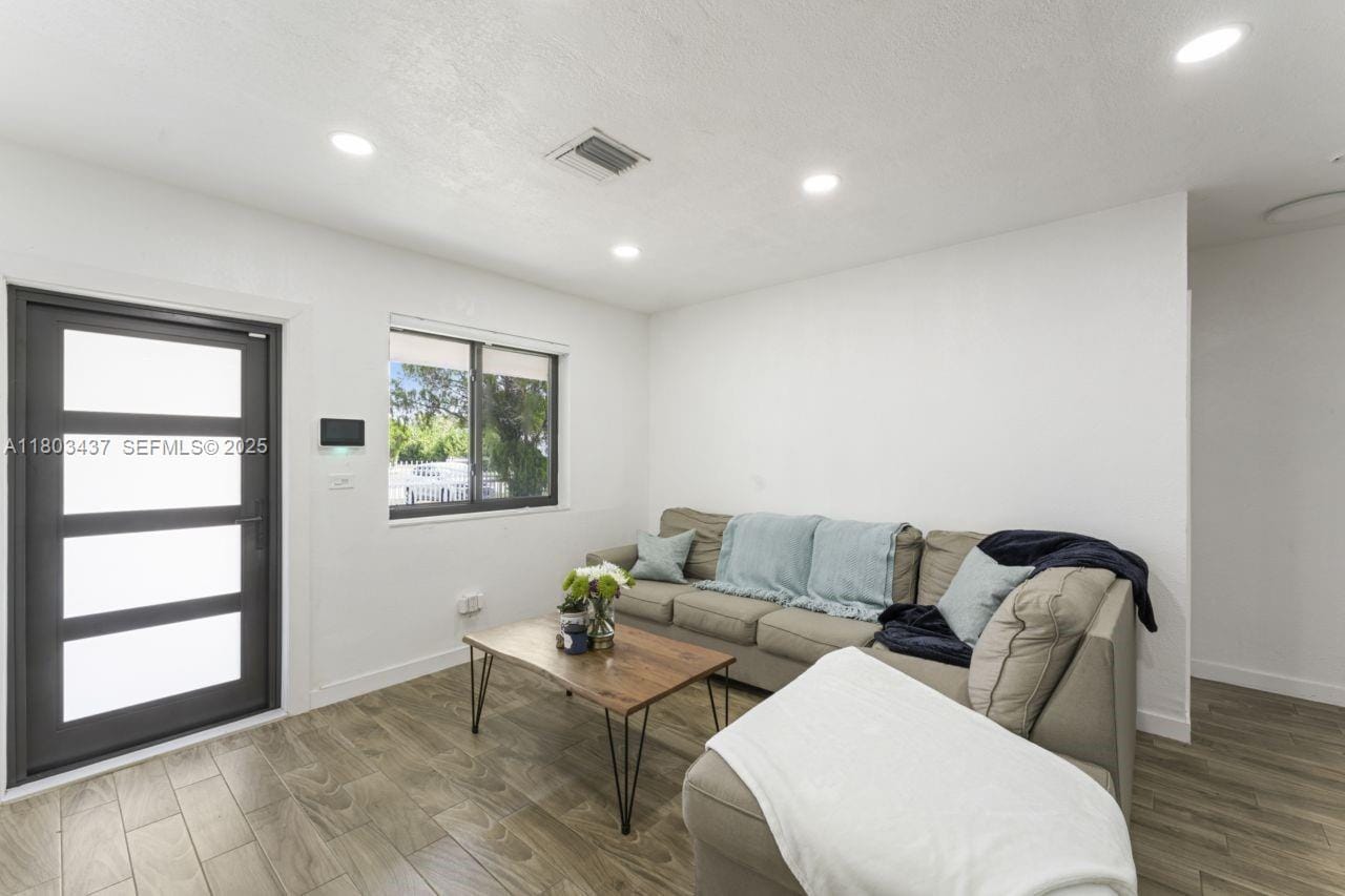 1330 NE 155th Street, North Miami Beach, FL 33162 photo 15