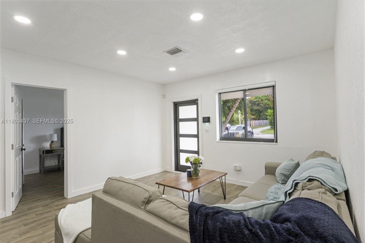 1330 NE 155th Street — photo 6