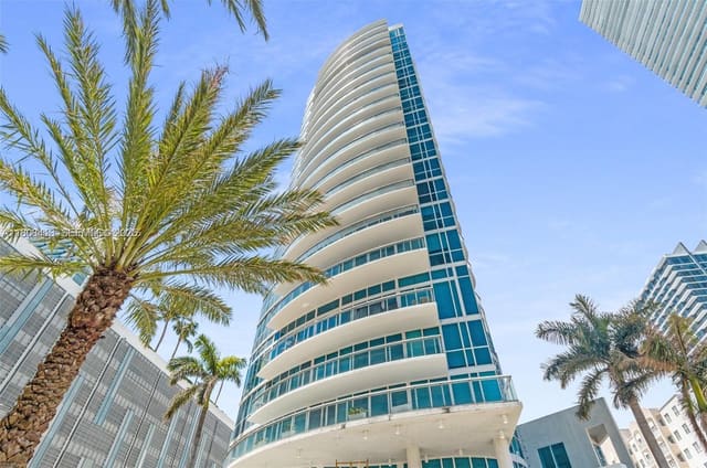 480 NE 30th Street 1405, sold in Platinum Condo, Miami, FL