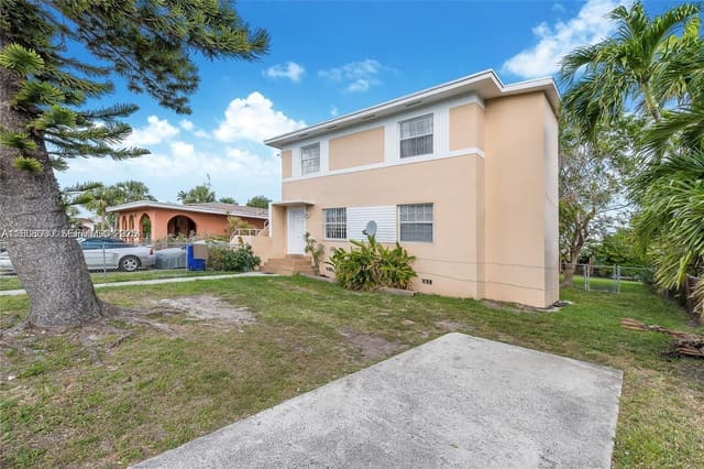 2361 NW 15th Street, sold in Del Rio Park, Miami, FL