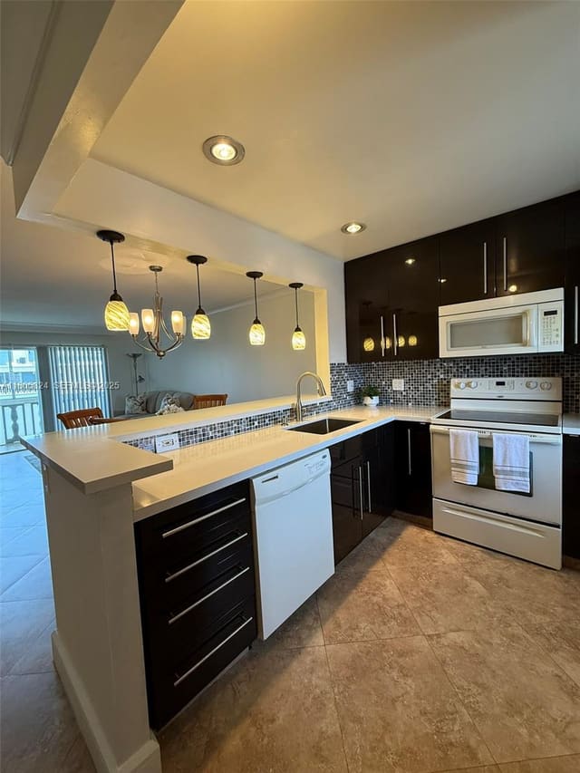 218 NE 12th Avenue 503, Hallandale Beach, FL 33009