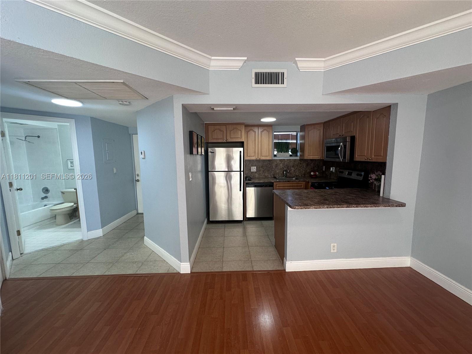 8290 Lake Drive 502, Doral, FL 33166, Doral