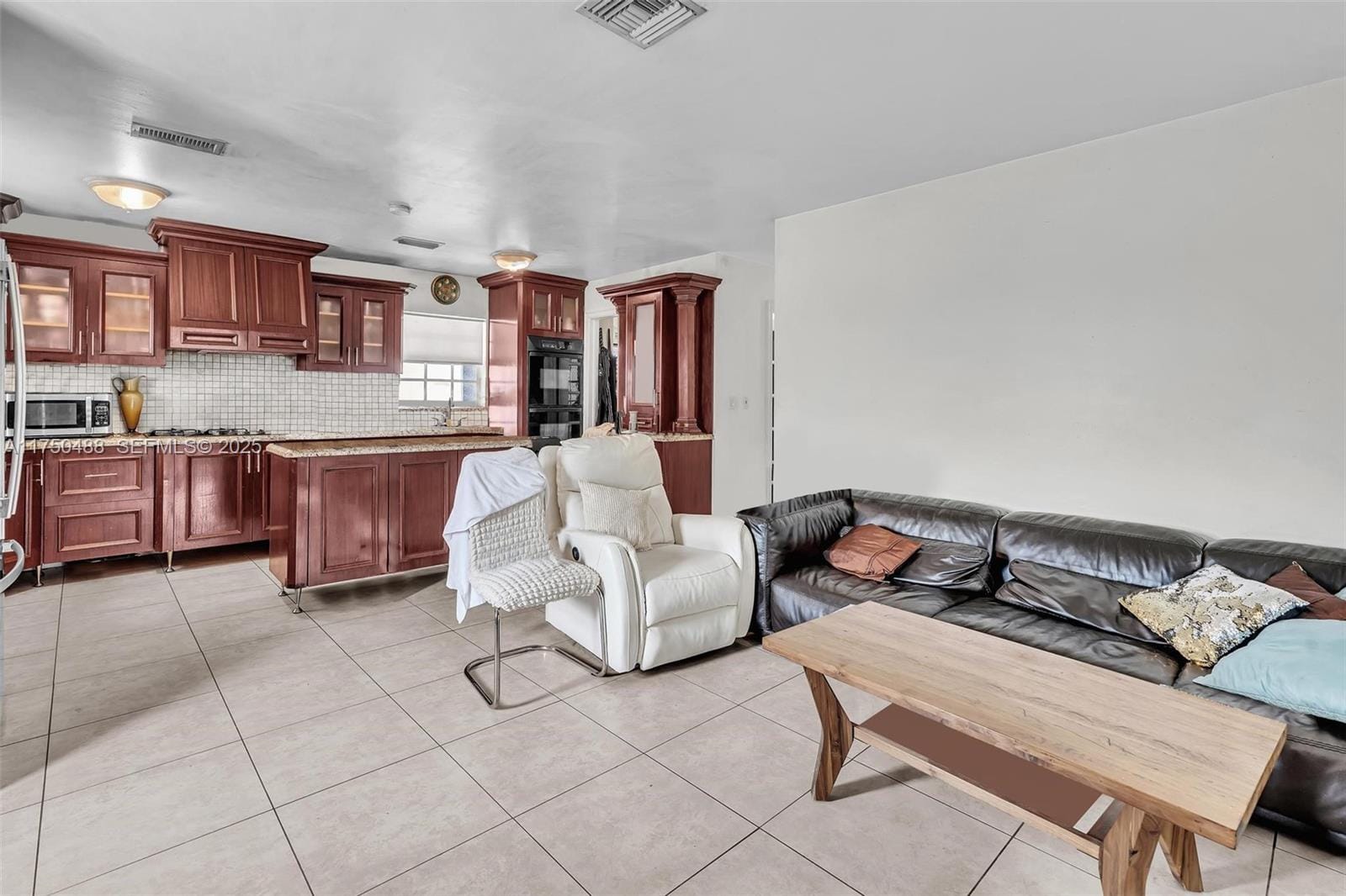 2631 NE 214th Street, Miami, FL 33180 photo 17