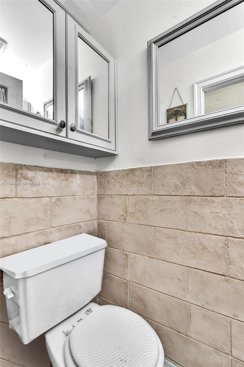 2631 NE 214th Street, Miami, FL 33180 photo 30