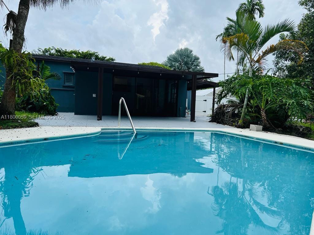 14825 Garden Drive, Miami, FL 33168 photo 3