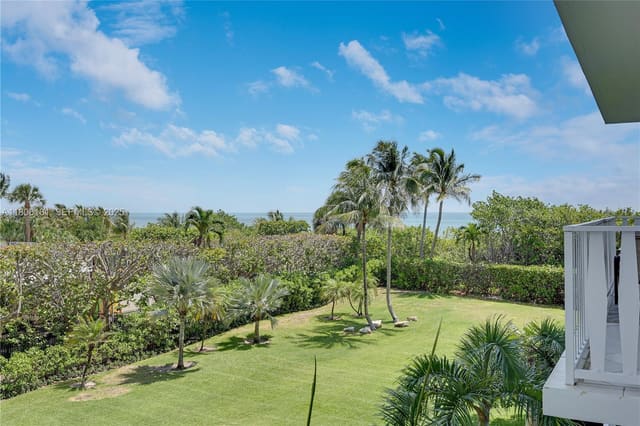 200 Ocean Lane Drive 305, sold in Island House Apt Inc Co, Key Biscayne, FL