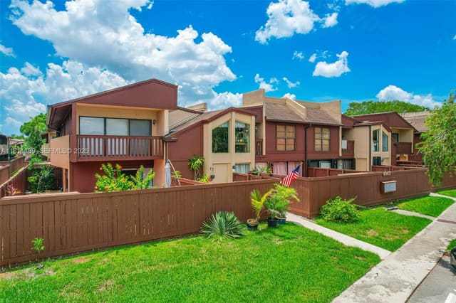6967 SW 115th B34 Place, Miami, FL 33173