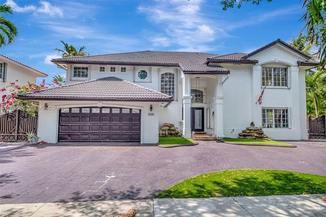 8360 NW 159th Terrace, sold in Graham West, Miami Lakes, FL