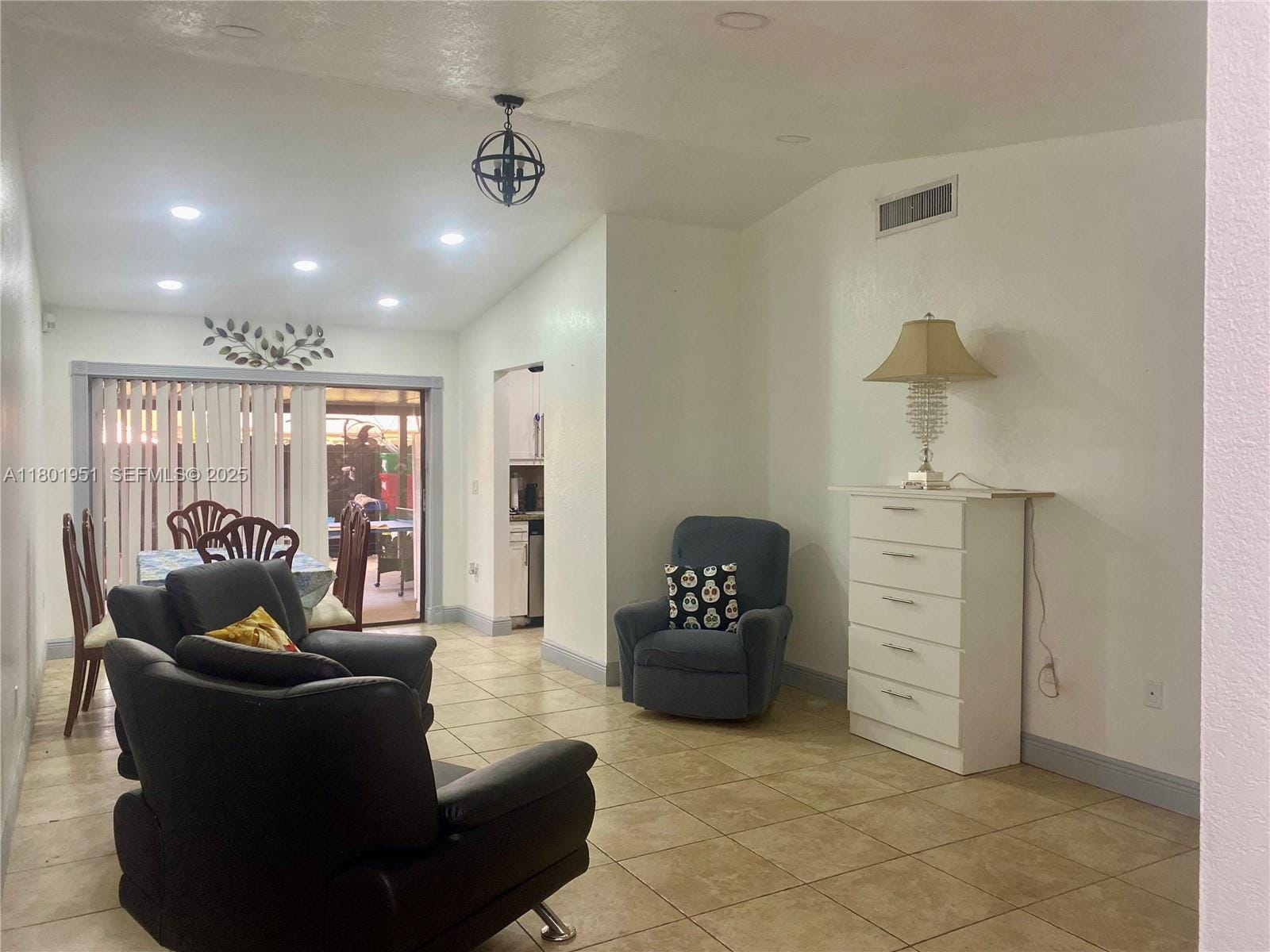 5017 SW 139th Place — photo 2