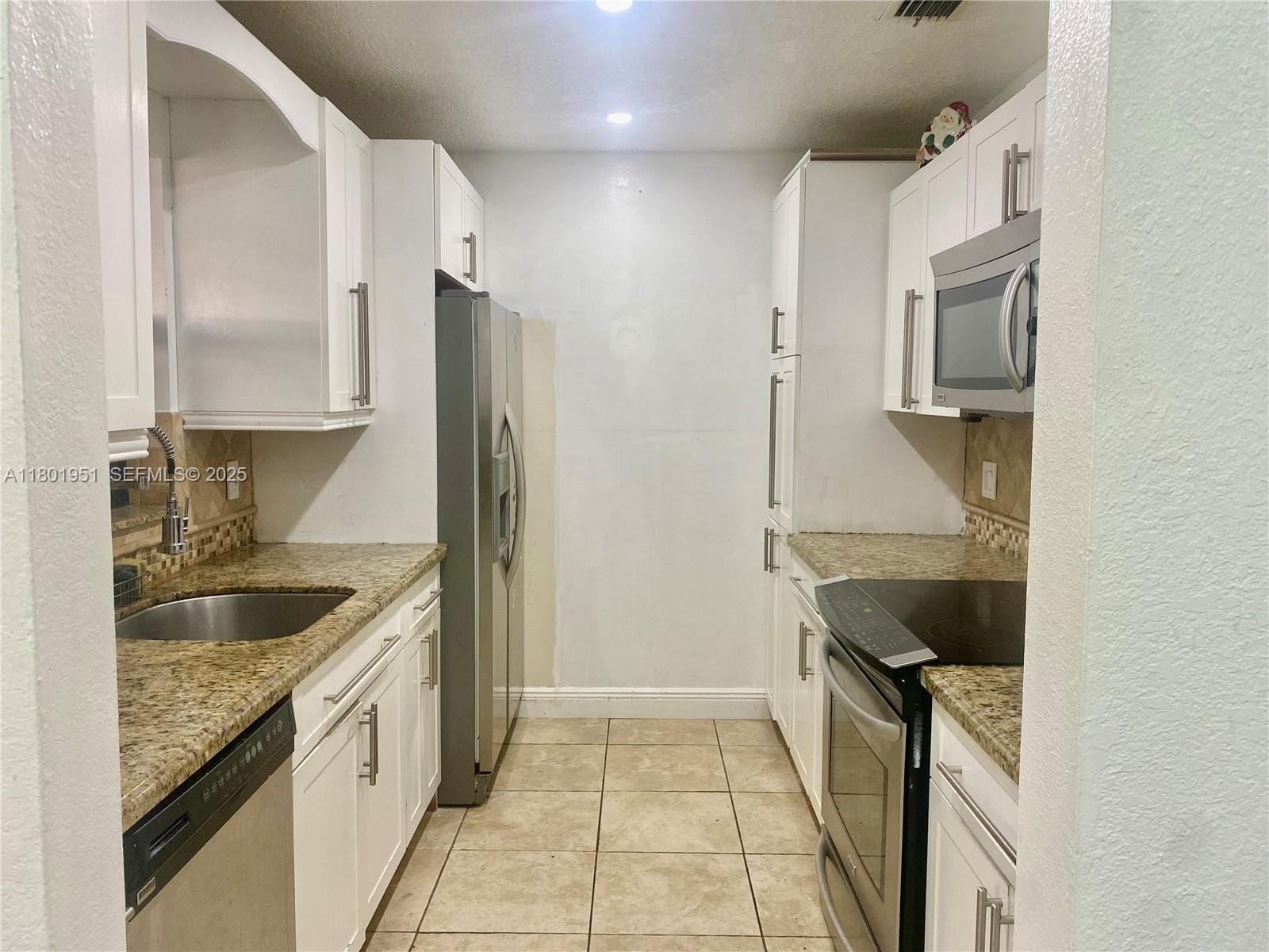 5017 SW 139th Place — photo 3