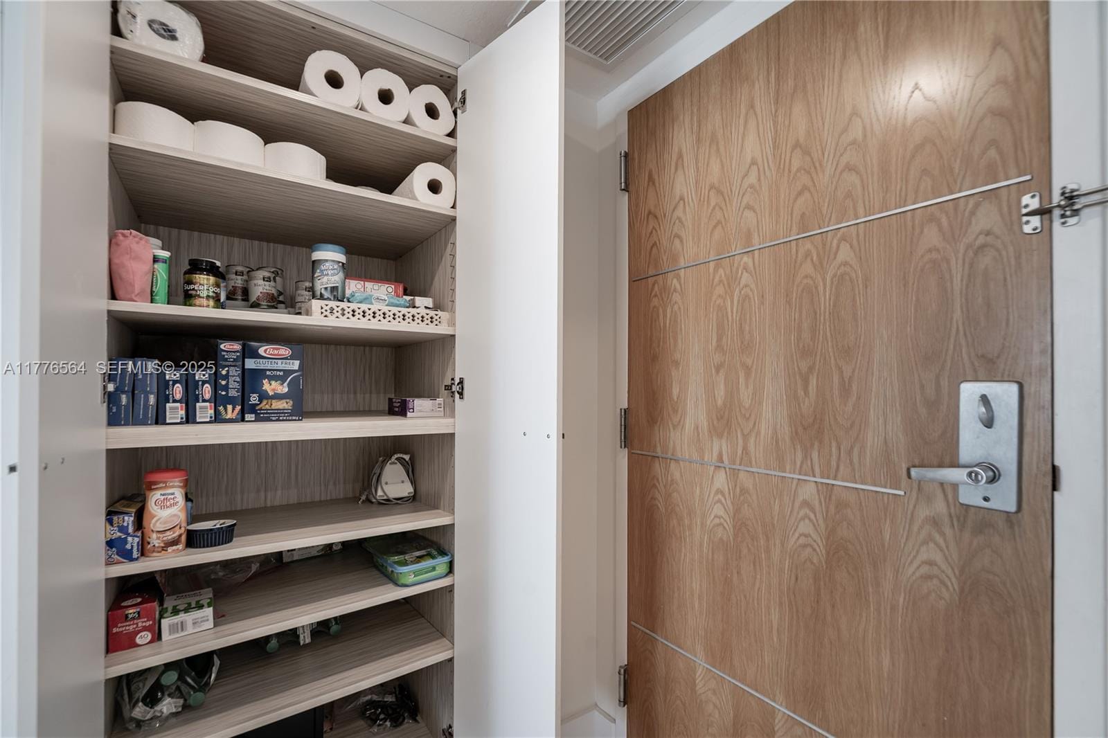 400 S Pointe Drive 702 — photo 11