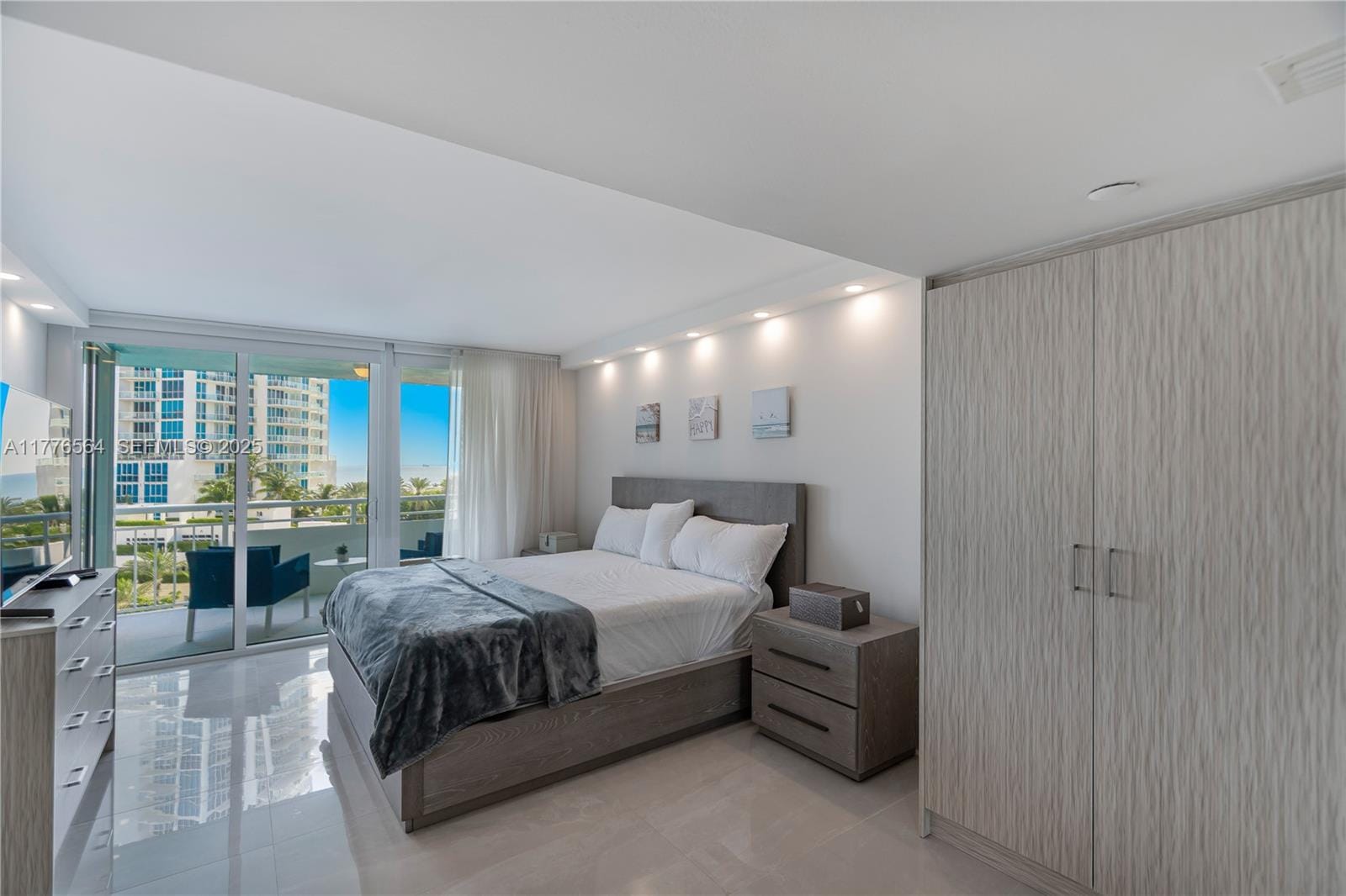 400 S Pointe Drive 702, Miami Beach, FL 33139 photo 15