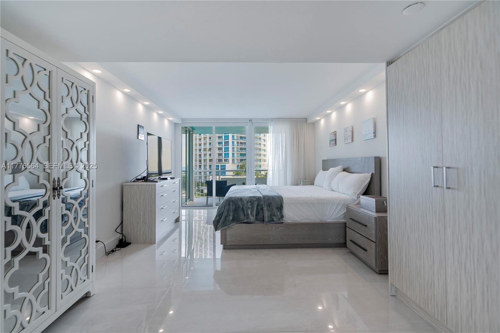 400 S Pointe Drive 702, Miami Beach, FL 33139 photo 17